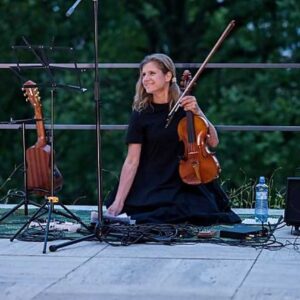 9.30 a 11.00 Filharmoniště s akrobatkou / Žižkostel (s dětmi od 0 do 3 let)